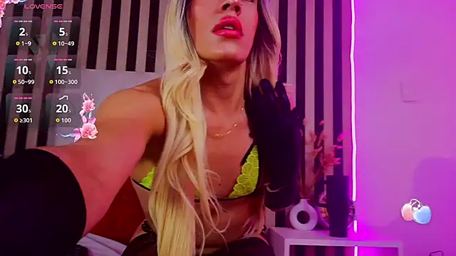 Snapshot of Sasha_TitanX chatting on April 2026 10:14:02 PM Sasha TitanX online show from April 2026 10:14:02 PM