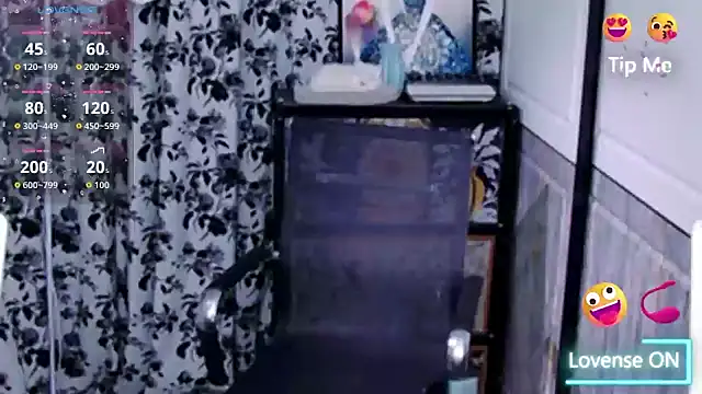 Snapshot of small-se chatting on April 2026 12:44:02 PM small-se online show from April 2026 12:44:02 PM