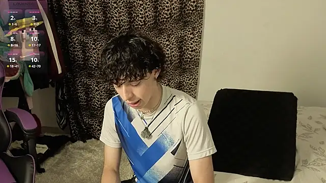 Snapshot of Otter_Moon chatting on May 2026 03:47:01 AM Otter Moon online show from May 2026 03:47:01 AM
