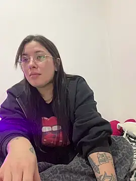 Snapshot of cherryxxox chatting on April 2026 03:57:02 AM cherryxxox online show from April 2026 03:57:02 AM
