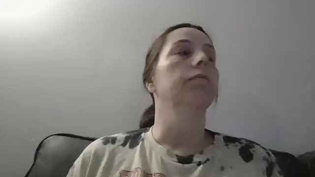 lily1982 online show from April 2026 01:29:01 AM