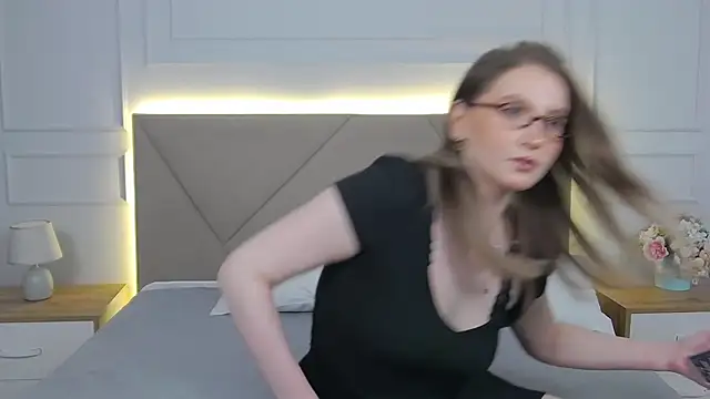 ArianaMilss online show from April 2026 11:08:02 AM