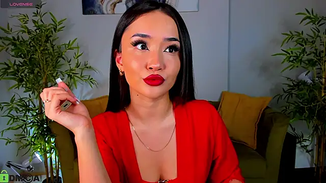 Snapshot of Riddle_Lay chatting on May 2026 09:28:02 AM Riddle Lay online show from May 2026 09:28:02 AM