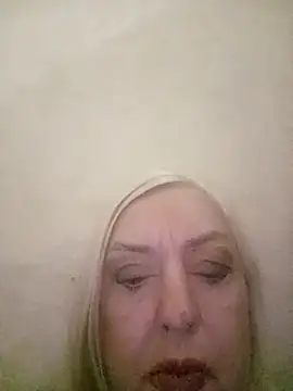 Snapshot of Julia20X chatting on April 2026 04:23:01 PM Julia20X online show from April 2026 04:23:01 PM