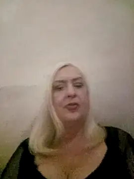 Snapshot of Julia20X chatting on April 2026 06:32:02 PM Julia20X online show from April 2026 06:32:02 PM