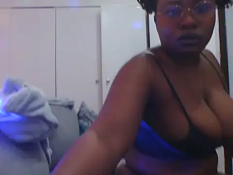 Snapshot of TwerkingTemptress chatting on April 2026 10:45:01 PM TwerkingTemptress online show from April 2026 10:45:01 PM