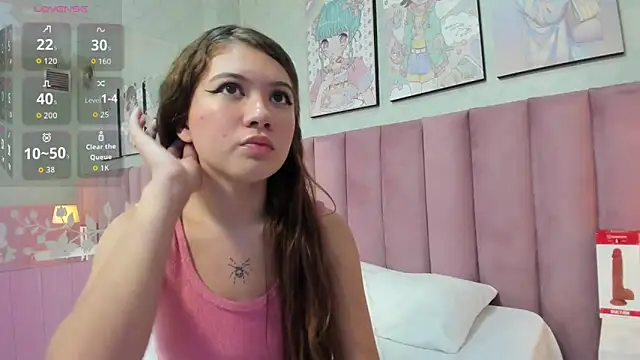 Hellencute18  online show from June 2026 11:10:01 AM