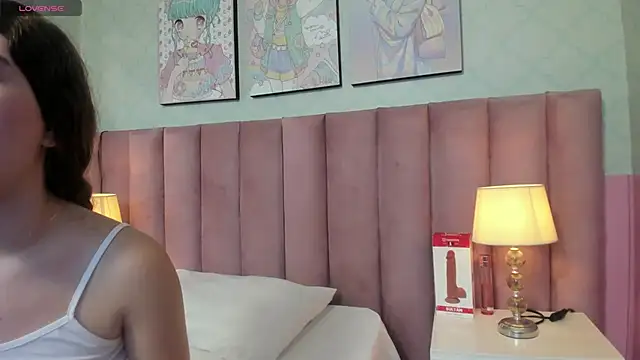 Hellencute18  online show from June 2026 11:09:02 AM