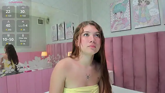 Hellencute18  online show from June 2026 11:34:01 AM