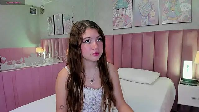 Hellencute18  online show from July 2026 11:05:02 AM