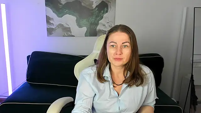 NinnaBrewer online show from April 2026 02:03:02 AM