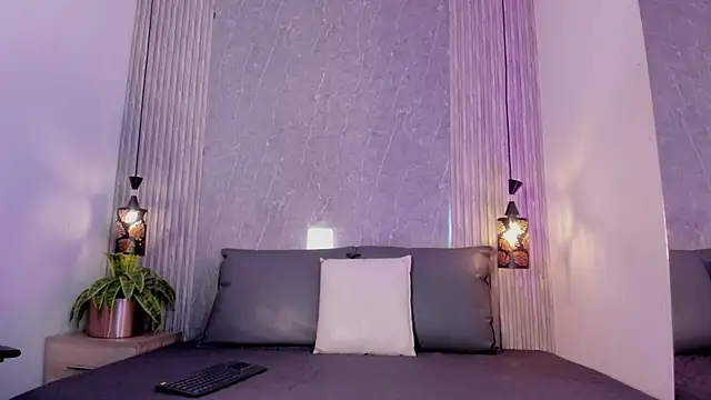 Charlotte fuentes online show from May 2026 12:33:01 PM