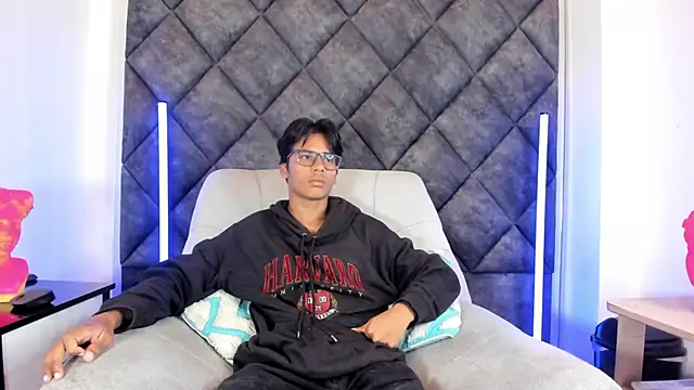 LiamKron online show from May 2026 11:37:02 AM