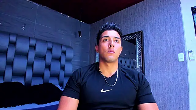 Snapshot of alangreek1 chatting on April 2026 08:33:01 PM alangreek1 online show from April 2026 08:33:01 PM