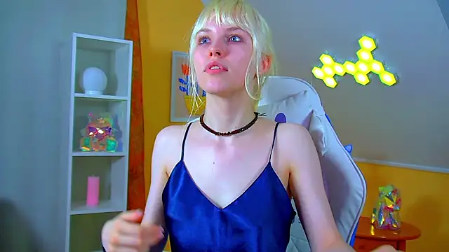 Snapshot of HannahHollis chatting on July 2026 06:36:01 PM HannahHollis online show from July 2026 06:36:01 PM
