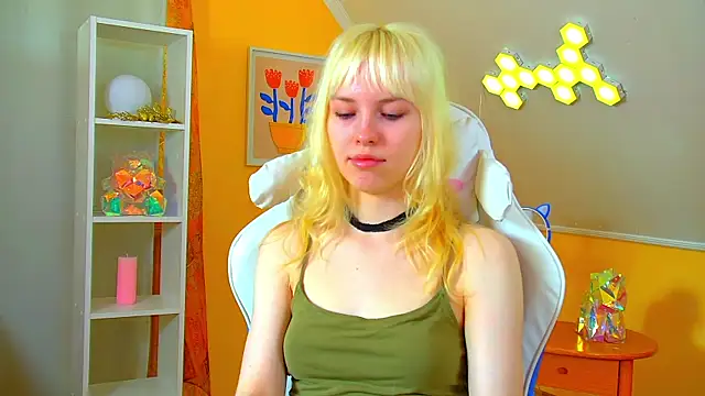Snapshot of HannahHollis chatting on July 2026 06:53:02 AM HannahHollis online show from July 2026 06:53:02 AM