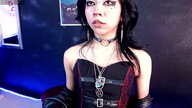 KiomyVamp online show from May 2026 04:01:02 PM