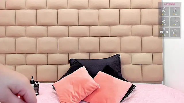 Snapshot of TifannyRosen chatting on May 2026 12:23:02 PM TifannyRosen online show from May 2026 12:23:02 PM