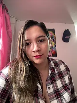 Snapshot of belucci_vale chatting on April 2026 12:32:02 PM belucci vale online show from April 2026 12:32:02 PM