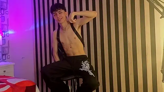 Snapshot of Twink_Sebas7 chatting on May 2026 12:14:02 PM Twink Sebas7 online show from May 2026 12:14:02 PM
