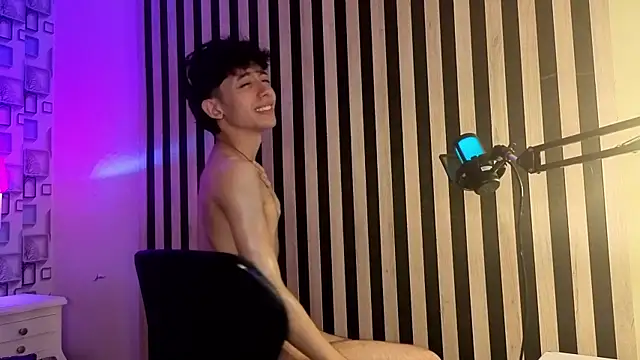 Snapshot of Twink_Sebas7 chatting on June 2026 02:33:01 PM Twink Sebas7 online show from June 2026 02:33:01 PM