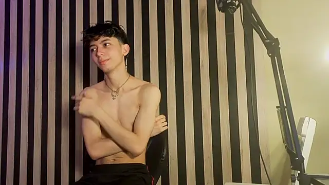 Snapshot of Twink_Sebas7 chatting on June 2026 12:11:01 PM Twink Sebas7 online show from June 2026 12:11:01 PM