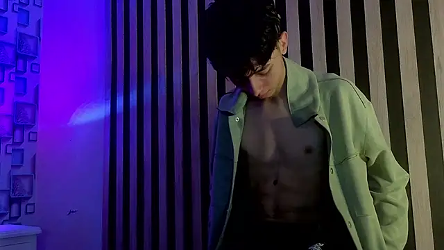 Snapshot of Twink_Sebas7 chatting on June 2026 12:21:02 PM Twink Sebas7 online show from June 2026 12:21:02 PM