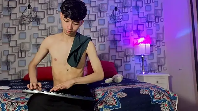 Snapshot of Twink_Sebas7 chatting on June 2026 12:09:01 PM Twink Sebas7 online show from June 2026 12:09:01 PM