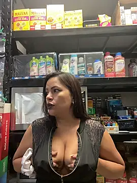 MIA ROSSEEE online show from June 2026 12:32:02 AM