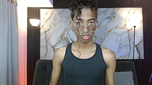 triiangel latinboy online show from May 2026 01:07:01 PM
