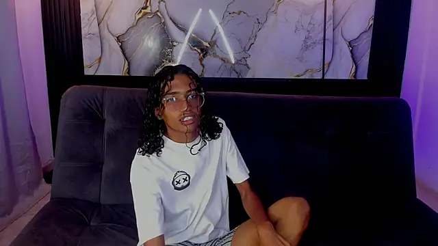 triiangel latinboy online show from May 2026 12:56:01 PM
