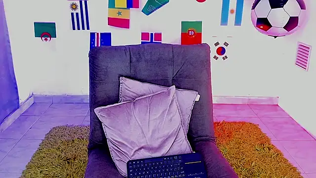 triiangel latinboy online show from July 2026 12:23:01 PM