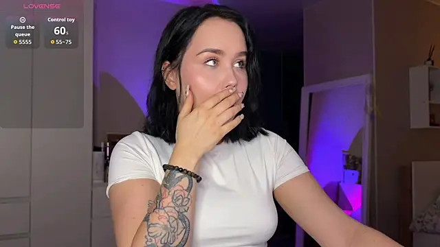 Snapshot of lola_raze chatting on May 2026 08:36:02 PM lola raze online show from May 2026 08:36:02 PM