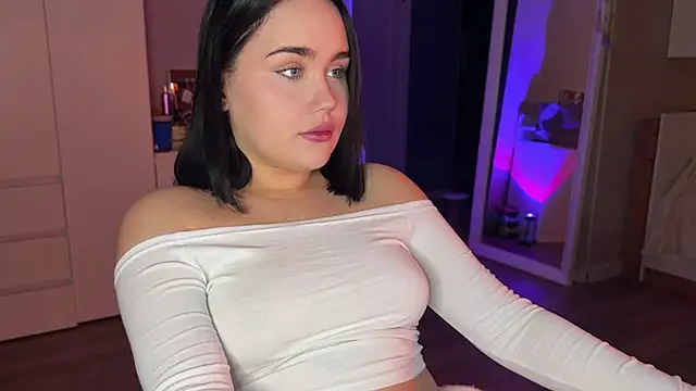 Snapshot of lola_raze chatting on May 2026 10:17:01 PM lola raze online show from May 2026 10:17:01 PM