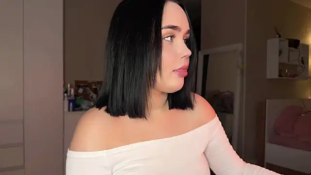 Snapshot of lola_raze chatting on July 2026 11:33:02 PM lola raze online show from July 2026 11:33:02 PM