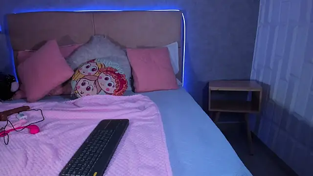 RoxaneBrown online show from June 2026 07:34:01 PM