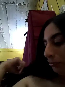 Snapshot of Perlizz_95 chatting on April 2026 06:02:01 PM Perlizz 95 online show from April 2026 06:02:01 PM