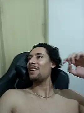 Snapshot of Emilprime chatting on April 2026 01:33:01 AM Emilprime online show from April 2026 01:33:01 AM