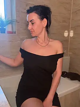 MissGiulia online show from May 2026 03:22:02 PM
