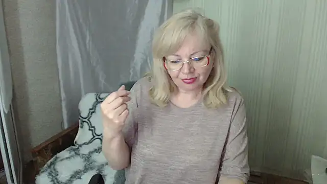 LavandaMay online show from April 2026 07:08:02 PM