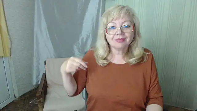 LavandaMay online show from May 2026 07:22:01 PM