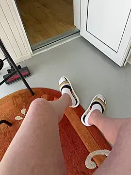 Snapshot of elysmay chatting on April 2026 10:09:02 AM elysmay online show from April 2026 10:09:02 AM