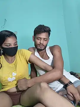 Hot-Couple4 online show from May 2026 04:35:01 PM