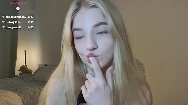 Snapshot of _Magic_smile chatting on April 2026 02:10:02 PM Magic smile online show from April 2026 02:10:02 PM