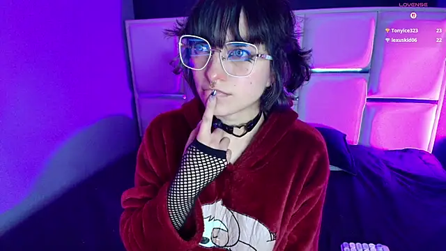 BadEmyXO online show from July 2026 04:18:01 AM