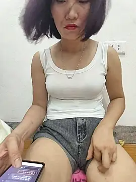 Snapshot of 2_banana chatting on June 2026 02:14:02 AM 2 banana online show from June 2026 02:14:02 AM