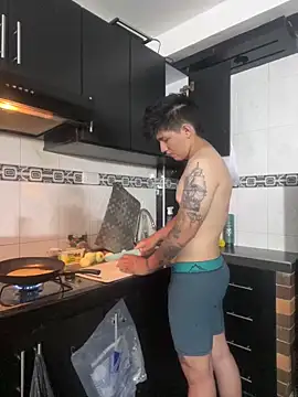 Snapshot of AAROON_SCOTT chatting on April 2026 03:05:01 PM AAROON SCOTT online show from April 2026 03:05:01 PM