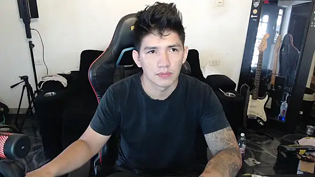 Snapshot of AAROON_SCOTT chatting on April 2026 01:16:02 PM AAROON SCOTT online show from April 2026 01:16:02 PM