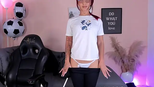  MaryAnn online show from July 2026 08:03:02 PM