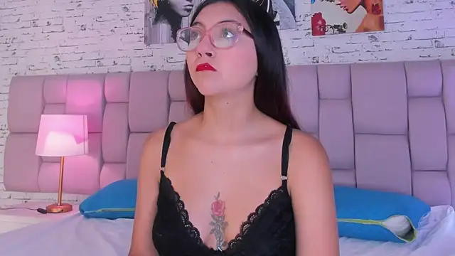Snapshot of AshleeyRoberts chatting on May 2026 01:16:02 PM AshleeyRoberts online show from May 2026 01:16:02 PM